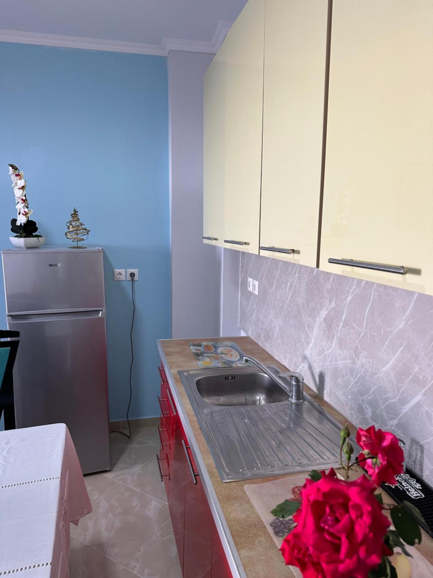 Selami Sea View Apartments Lukove Luaran gambar