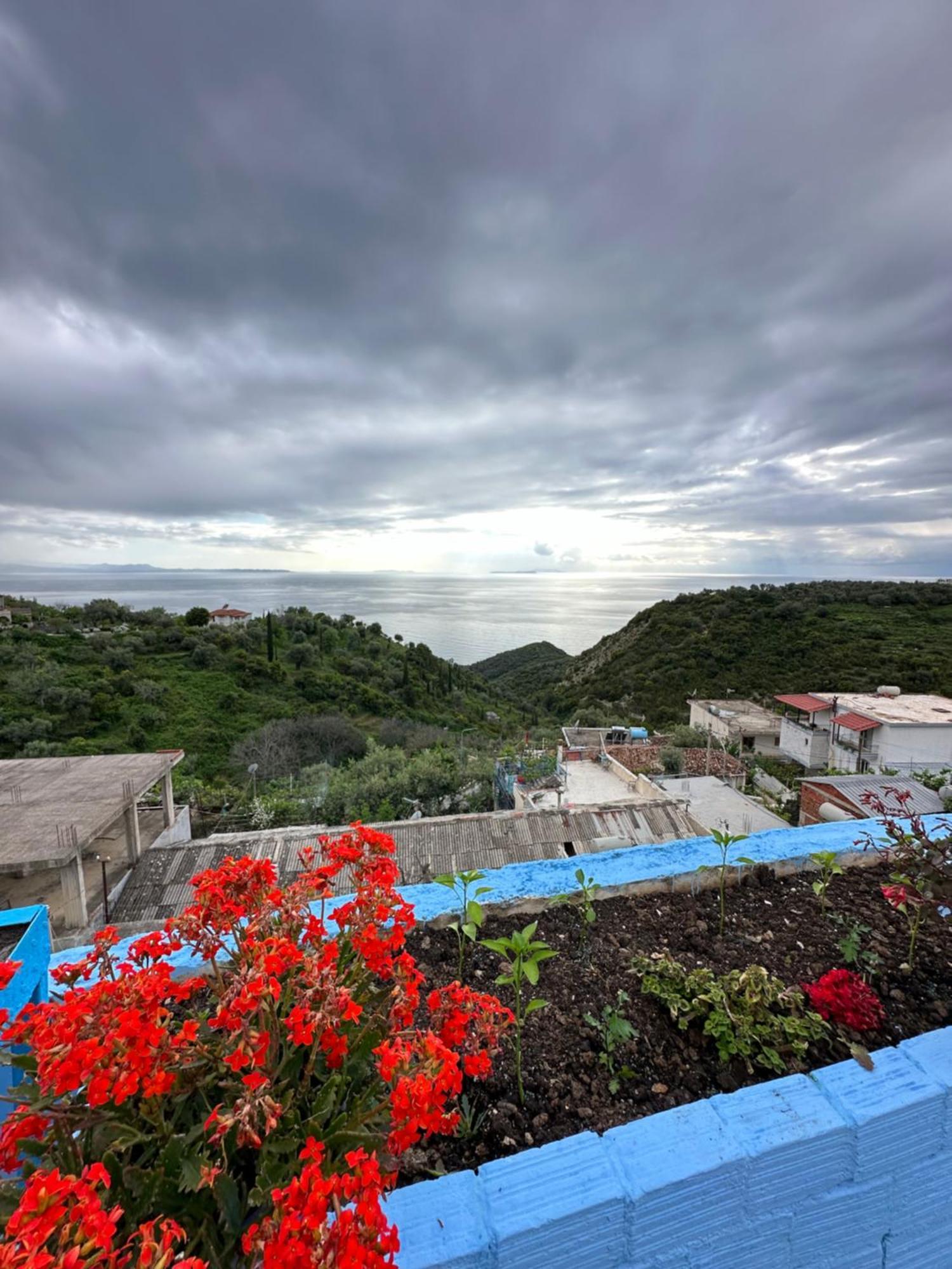 Selami Sea View Apartments Lukove Luaran gambar